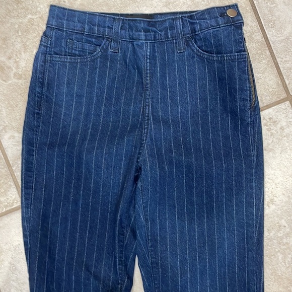 Not Your Daughter’s Jeans Striped Pull On Straight Leg Jeans 2 - Picture 2 of 7